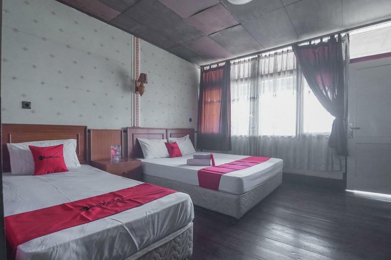 Reddoorz @ Maribaya Street Ξενοδοχείο Lembang Εξωτερικό φωτογραφία